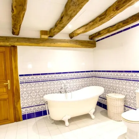 Confortable A Avec Piscine Privee Et Jardin Villa *