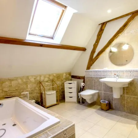Confortable A Avec Piscine Privee Et Jardin Carlux