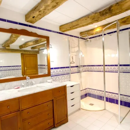 Confortable A Avec Piscine Privee Et Jardin Villa